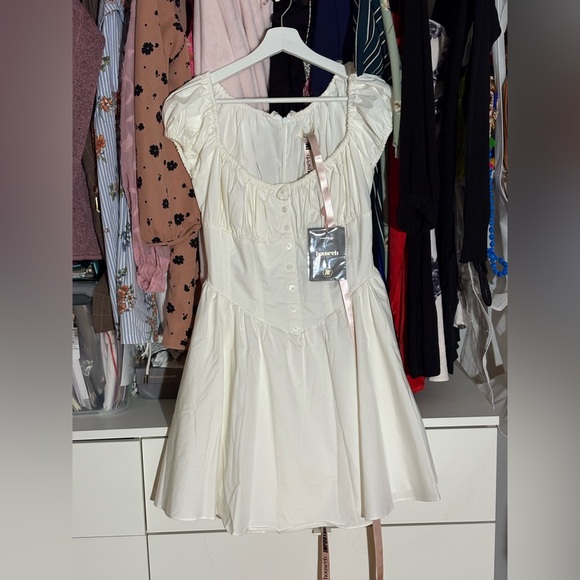 House of CB Nala - White Cotton Gathered Mini Dress BNWT - Picture 4 of 7